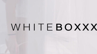 WHITEBOXXX - Monika Benz és Sabrisse leszopják egymás punciját