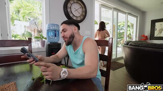 BANGBROS - Crystal Chase a nagy kannás brazil csajszi