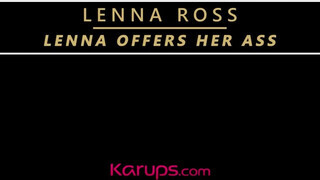 Lenna Ross seggluka megkúrelva