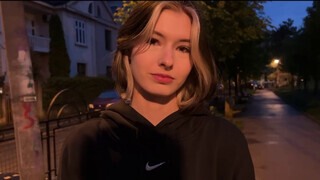 Cutie Kim megrakva hátulról