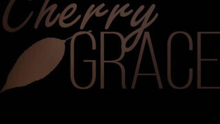 Cherry Grace puncijába élveznek