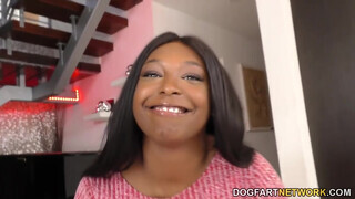 Rachel Raxxx az óriás kannás néger milf