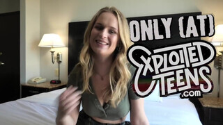 Jessa Rhodes szexel és lenyeli a spermát az legelső jelenetében