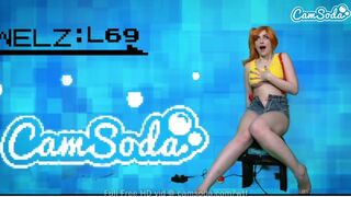 Jewelz Blu vadul kényezteti magát Misty cosplayben