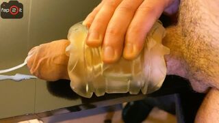 Forró punci simogatás fleshlightben vad nyögéssel és csúszós szavakkal intenzív orgazmusig