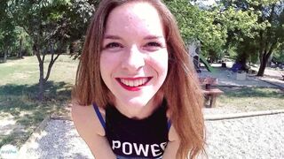 Forró séta a perzselő nyárban Alice-szel, izgató zárással a videó végén